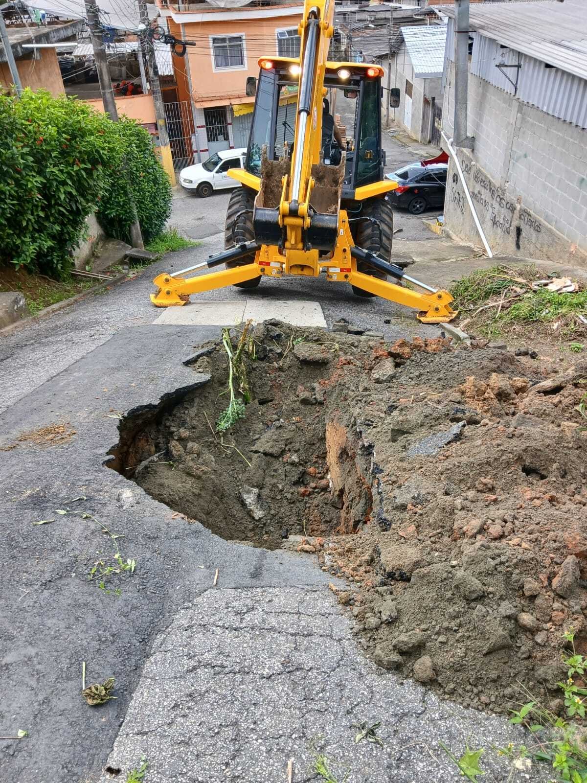 secretaria-de-infraestrutura-e-obras-substituiu-manilhas-e-conclui-servicos-de-manutencao