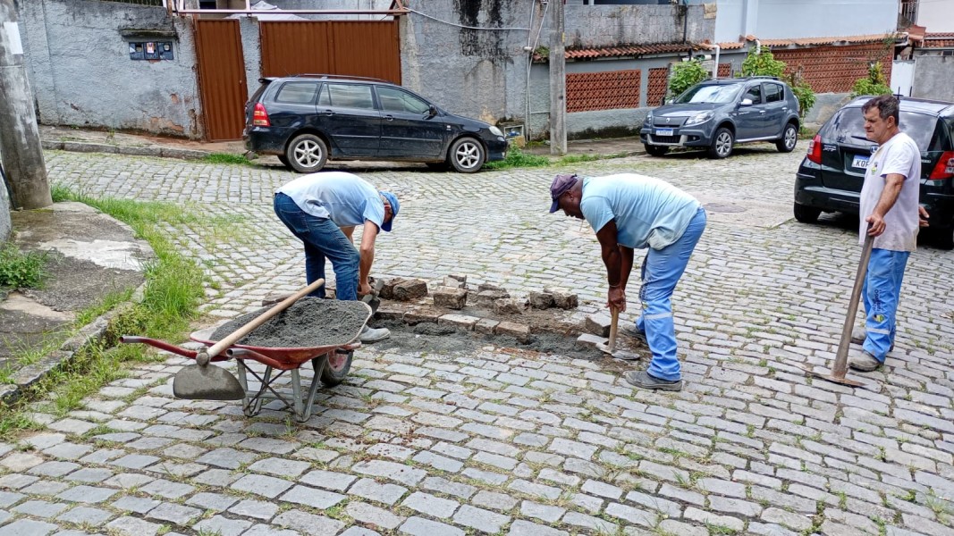 prefeitura-realiza-servicos-de-manutencao-em-ruas-de-diversos-bairros