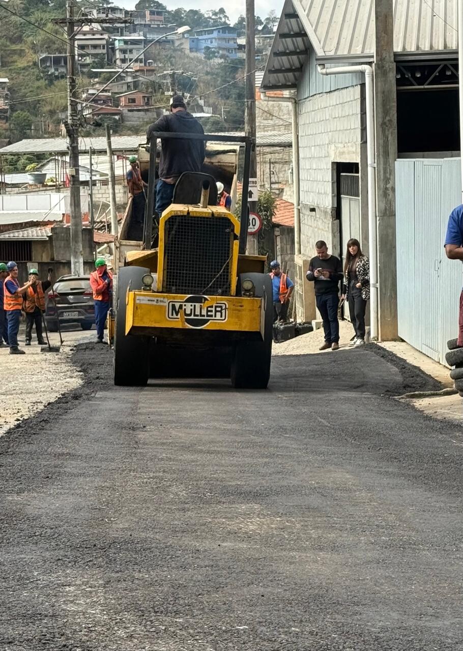 prefeitura-de-nova-friburgo-inicia-recuperacao-asfaltica-no-bairro-sao-geraldo