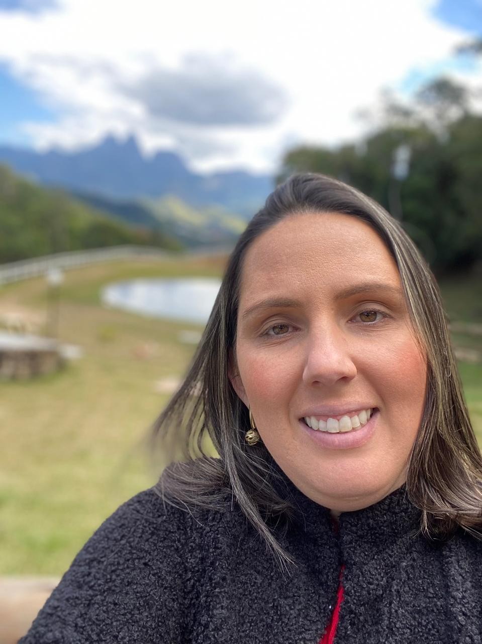 Secretária - Mayra Martins