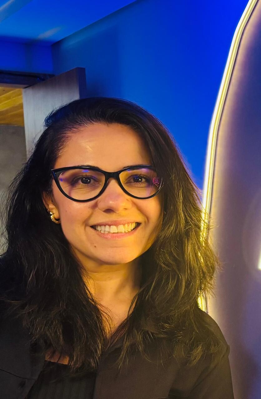Secretaria - Aline Oliveira de Bustamante